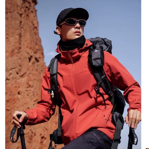 PLUS会员：伯希和 软壳冲锋衣 12330602  336.81元包邮