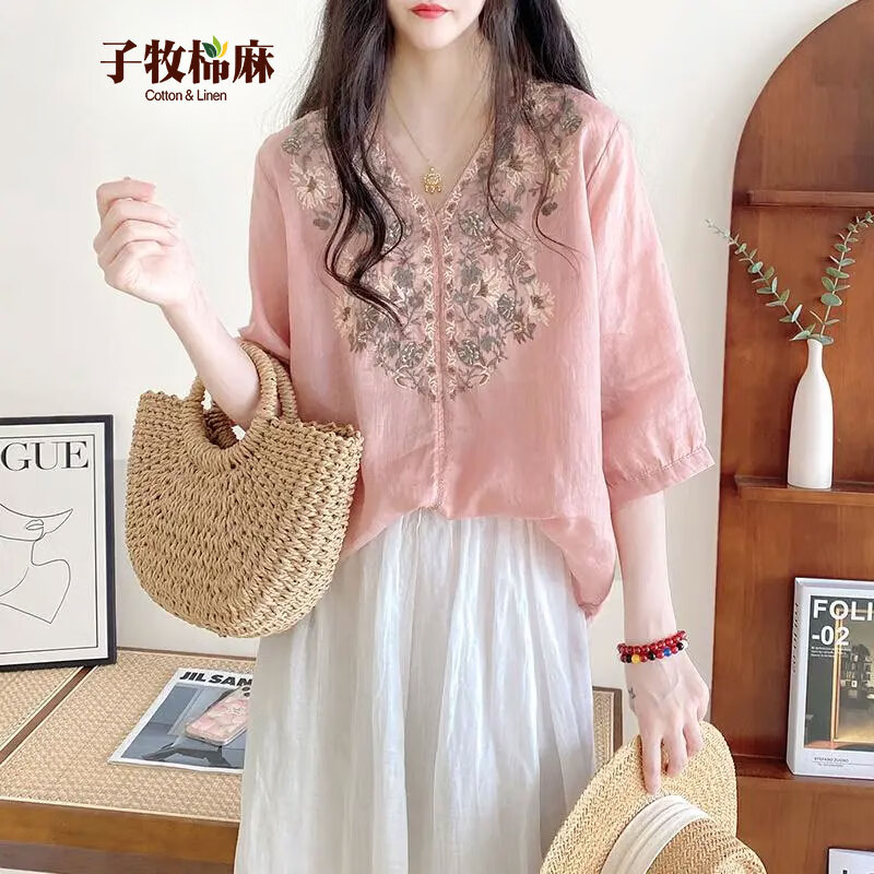 子牧棉麻 2025春装 女文艺复古衬衫宽松V领套头绣花中袖娃娃衫上衣9590 粉色 券后59元