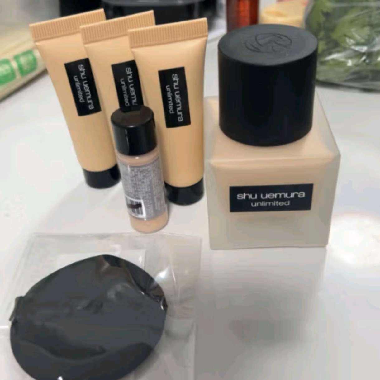 plus会员: shu uemura 植村秀 羽纱持妆粉底液 #584 35ml（赠10ml*3+5ml+粉扑） 185.4元买一送一后，370.77元